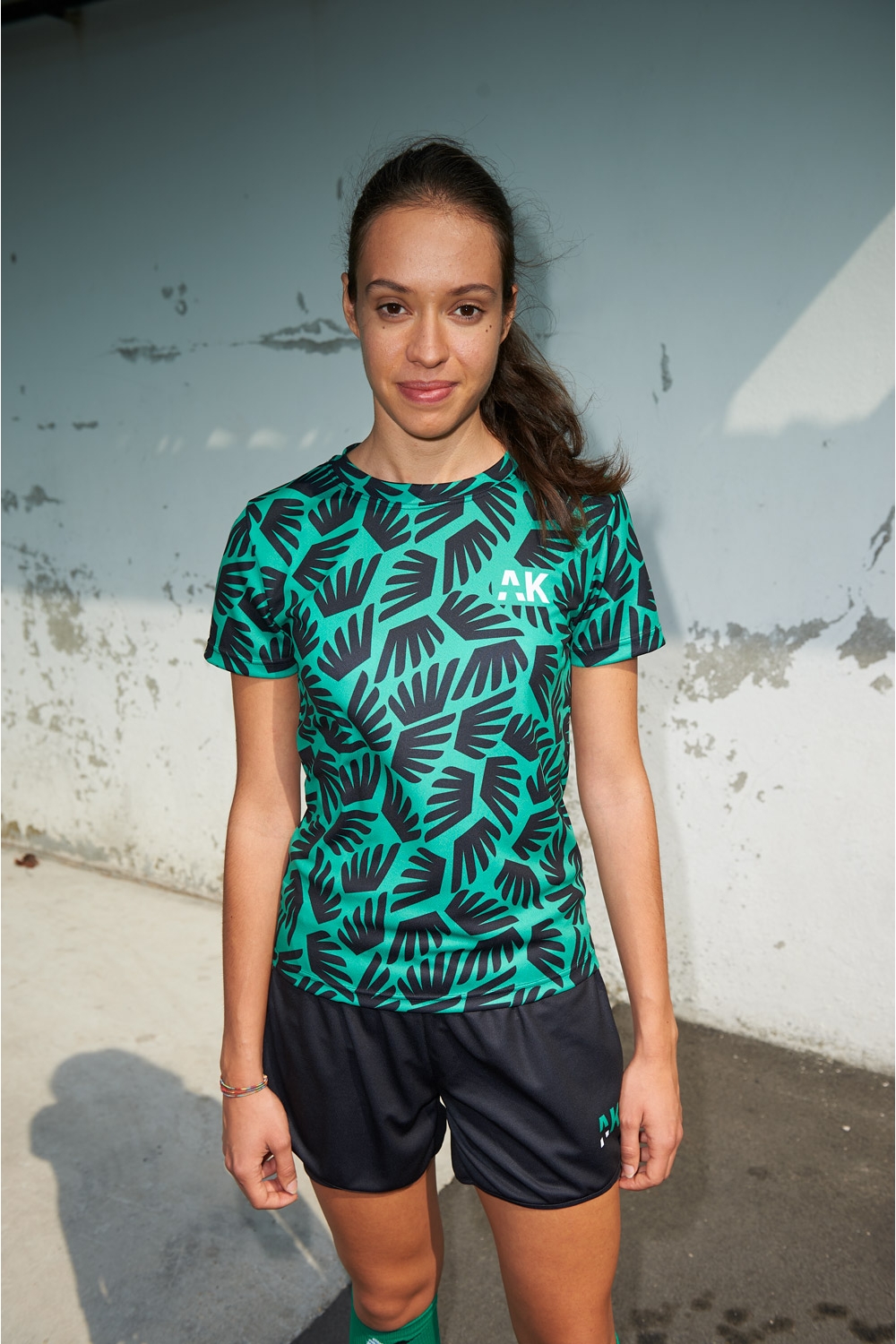 Suzanne Jersey - Winged Black & Green - Women's Football - Mid-distance front view