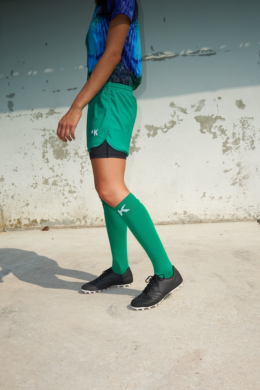 Short with under-short Mia - Green - Women's Football - Side view